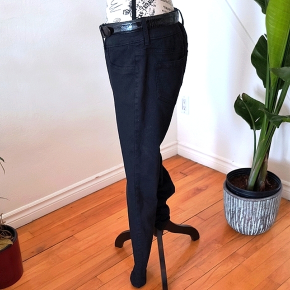 Tag Women's Black Trousers with Elastic Waist. Size 31. Great Condition. - Picture 3 of 4
